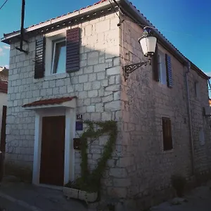 Apartman Stone House, Slatine