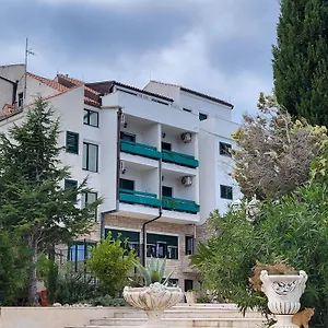 Hotel Marco Polo, Slatine